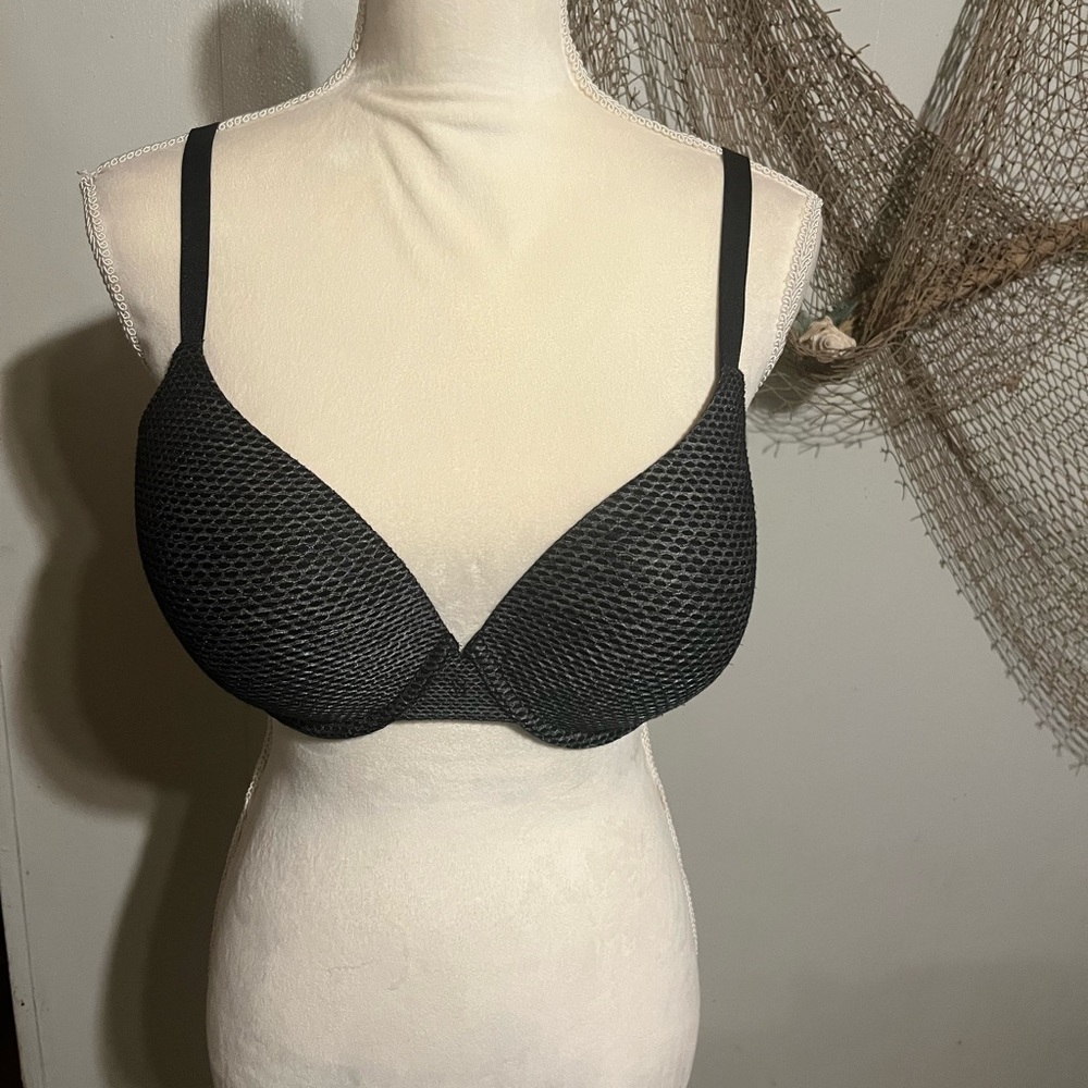Victoria’s Secret bra, 38D